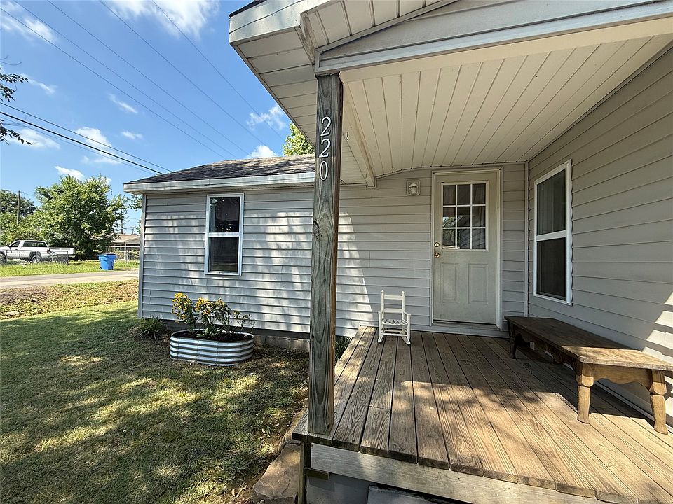 1st image of 220 E Audd Ave