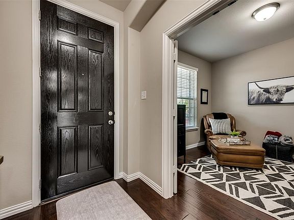 5th image of 717 Park Place Ln