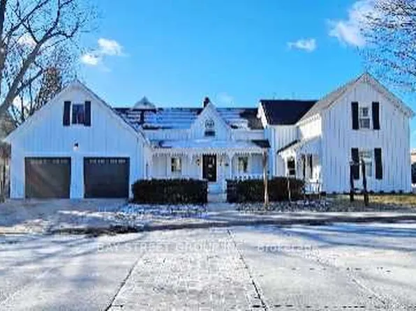 236 Main St, Markham, ON L3R 2H2