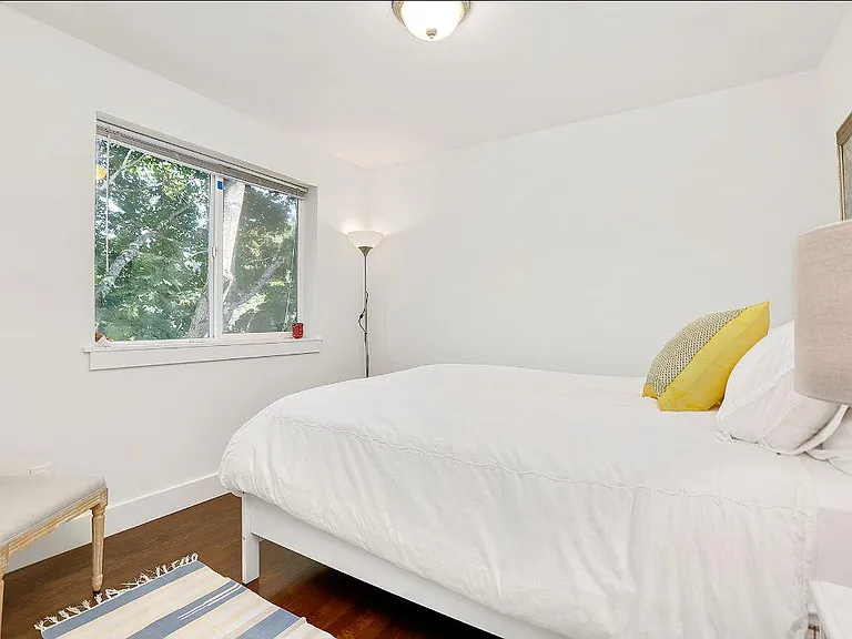 406 31st Ave E — Photo 17