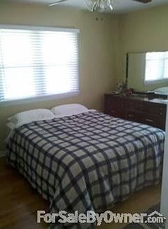Master bedroom
						:
						East and south windows