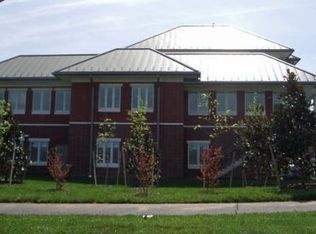 14100 Robert Paris Ct, Chantilly, VA 20151