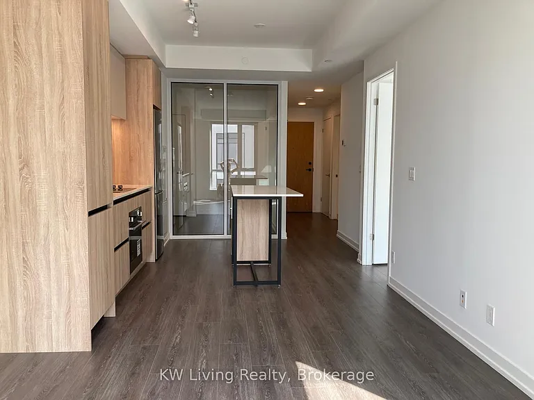 8 Beverley Glen Blvd #611 — Photo 3