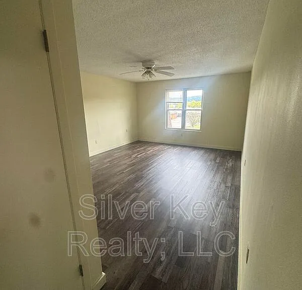 114 Old Athens Pike #2F — Photo 5