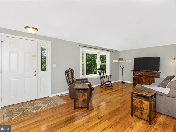 13240 Edgemont Rd, Smithsburg, MD 21783