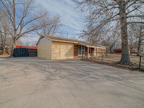 4th image of 312 E Kelly Ct