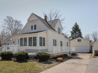 82 Clinton St, South Haven, MI 49090