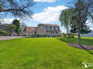7577 S Huron River Dr, South Rockwood, MI 48179