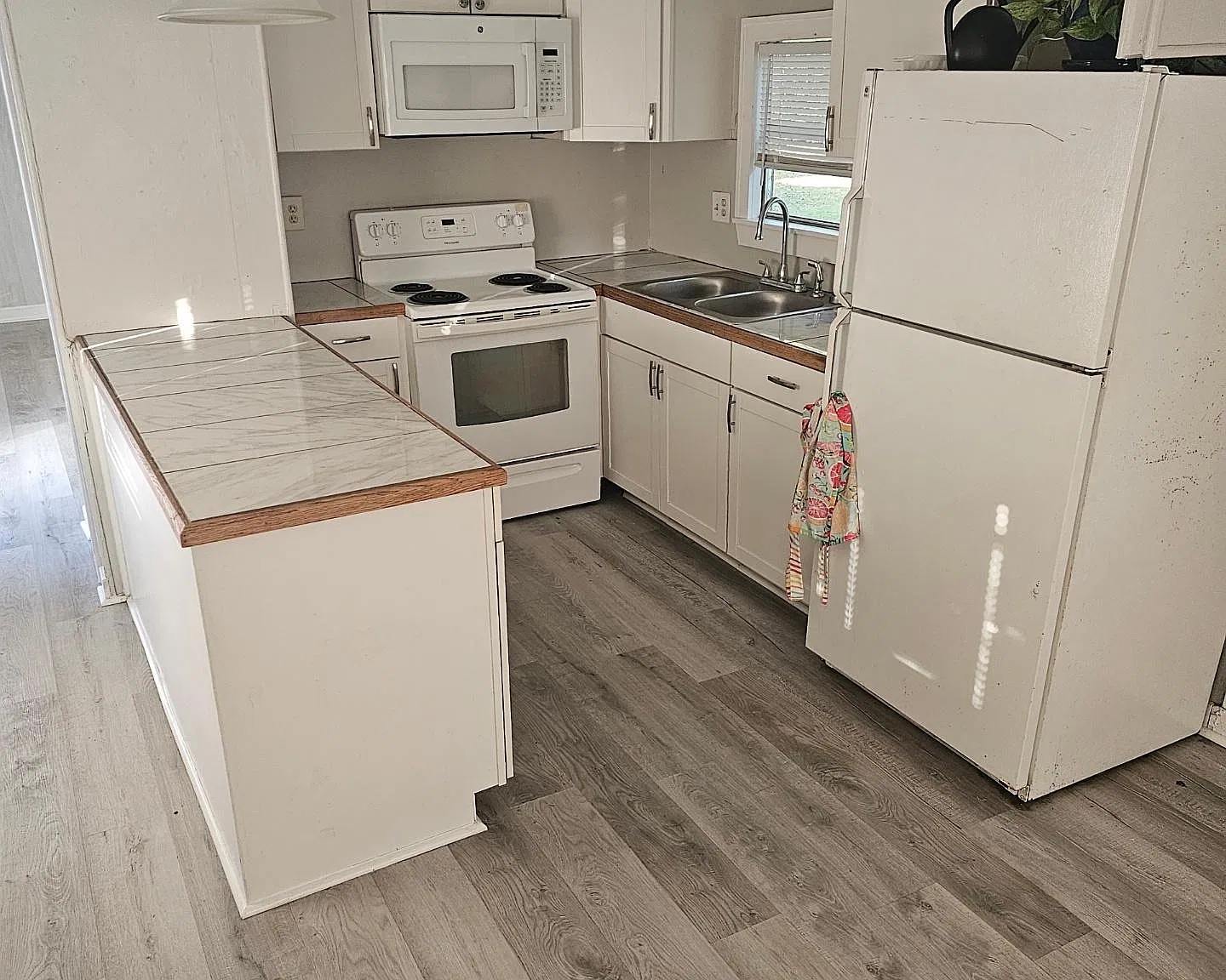 2 bed, 720 sqft, $900 — Photo 1
