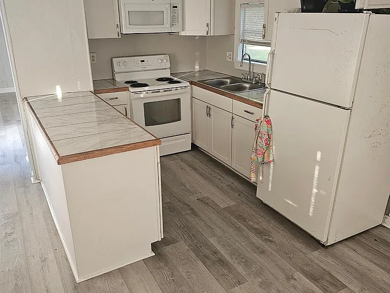 5081 S Pine St — Photo 1