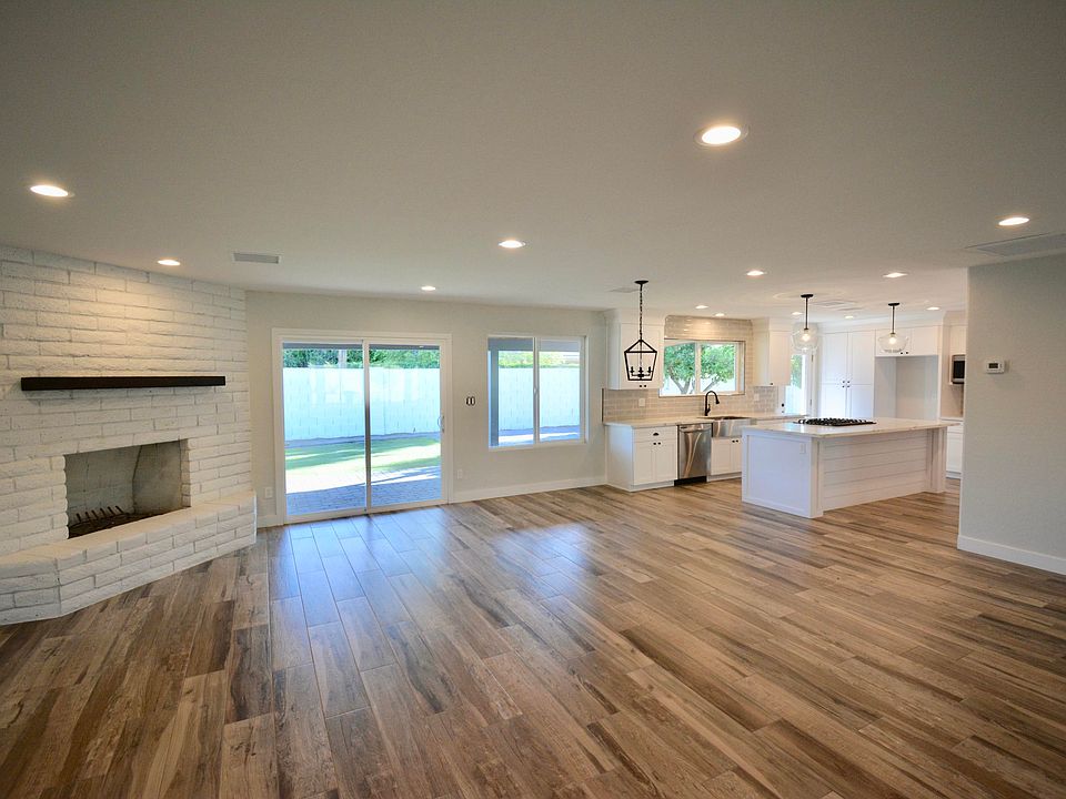 1st image of 2743 E Cinnabar Ave