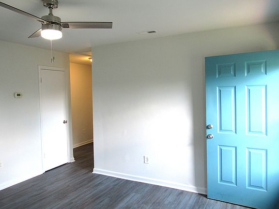 3rd image of 1700 Gunter St Unit B