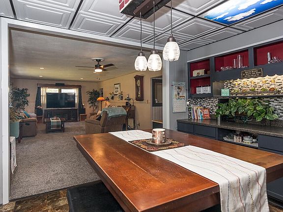 4th image of 5523 Mount Vernon Ave