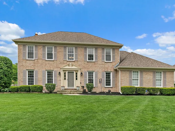 1560 Kensington Dr, Algonquin, IL 60102