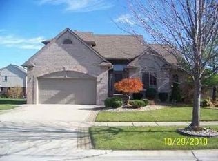 47852 Thistle Dr, Macomb, MI 48044