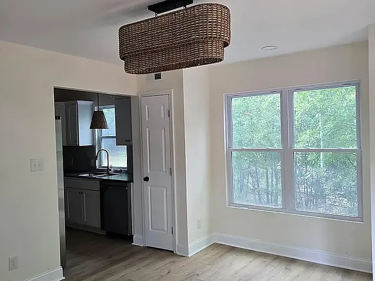 803 Churchill Dr — Photo 2