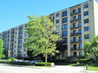 4601 W Touhy Ave APT 415, Lincolnwood, IL, 60712