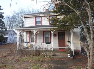 31 1/2 Pleasant St, Westerly, RI 02891