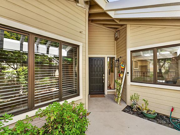 5th image of 9109 Westcliff Ln
