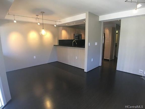 4th image of 92-1475 Aliinui Dr APT 20B