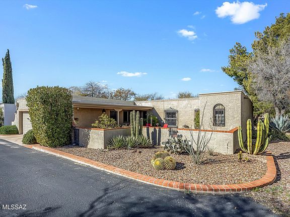 2nd image of 2711 N Camino Valle Verde