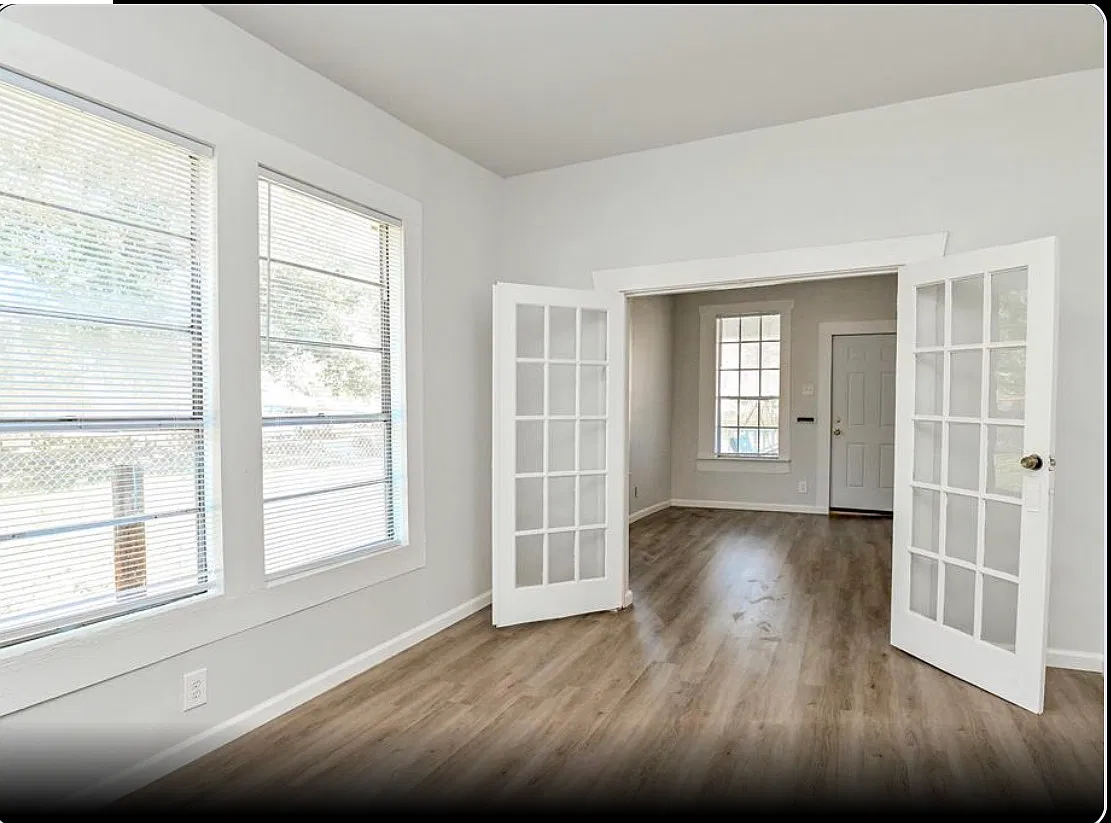 3 bed, 1200 sqft, $1,950 — Photo 2