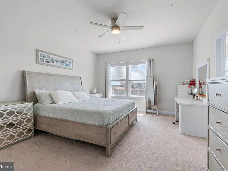6247 Islington St — Photo 31