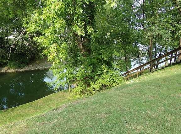 4th image of 3188 Waterfront Dr