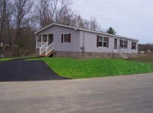 11 Parklane Rd, Hampstead, NH 03841