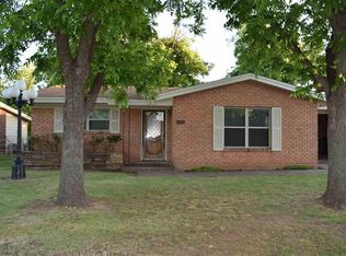 1307 Mary Dr, Iowa Park, TX 76367