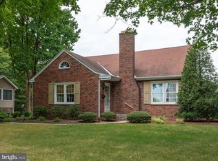 935 High St, Akron, PA 17501