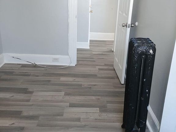 3rd image of 174 Sanford St Floor 2