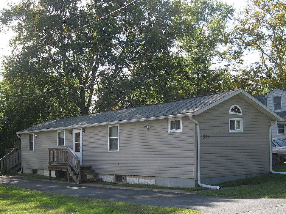 Exterior left from drive