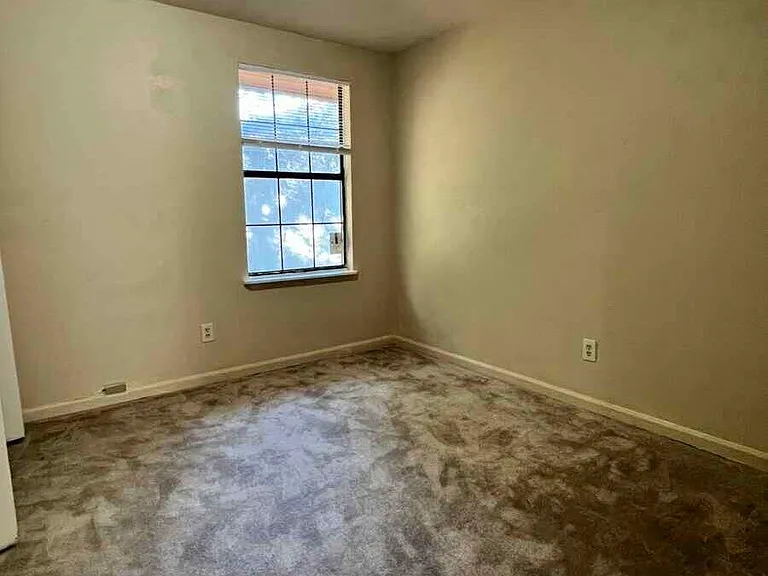 1809 Sylvan Ct #C — Photo 10