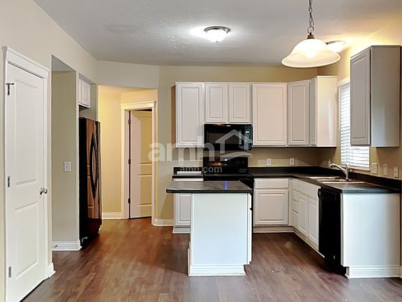 3rd image of 7932 Birch Creek Dr