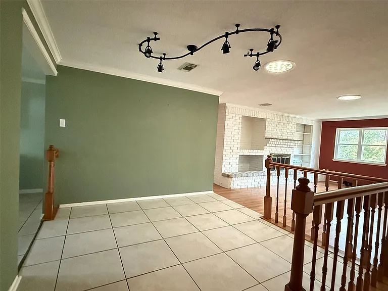 16439 Hickory Knoll Dr — Photo 3