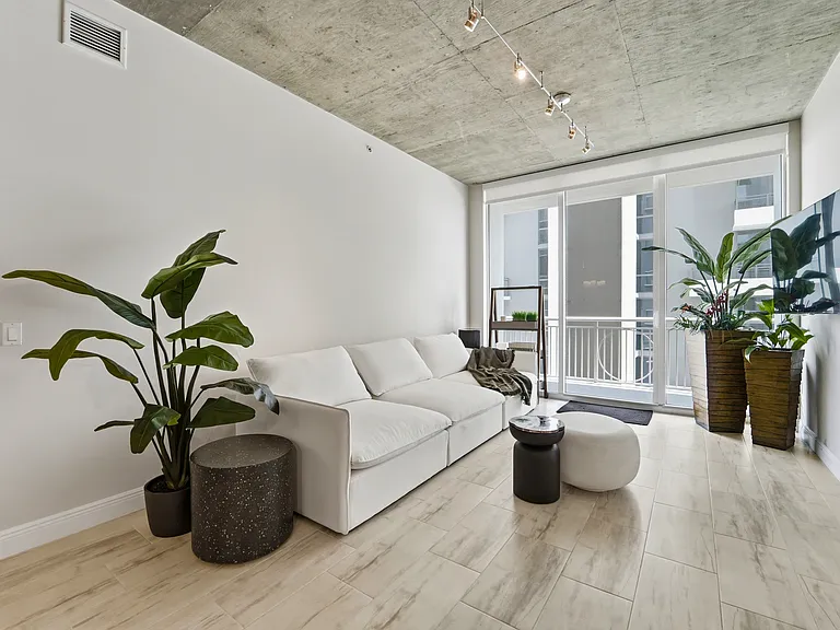 300 S Australian Ave #919 — Photo 2