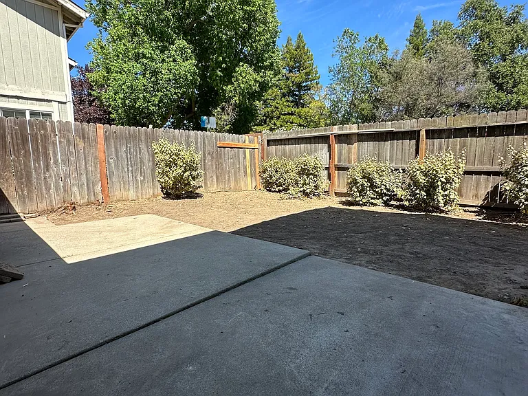 1835 Westminster Ct #1 — Photo 29