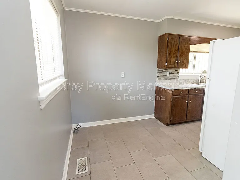 3810 Nandena Dr — Photo 6
