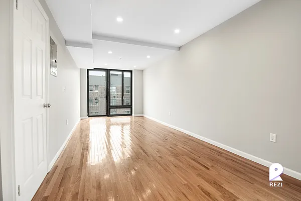 Rented by REZI | media 36