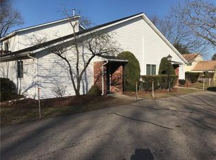 898 Halifax Dr, Warwick, RI 02886