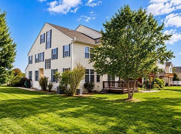 3rd image of 5439 Spring Ridge Dr W