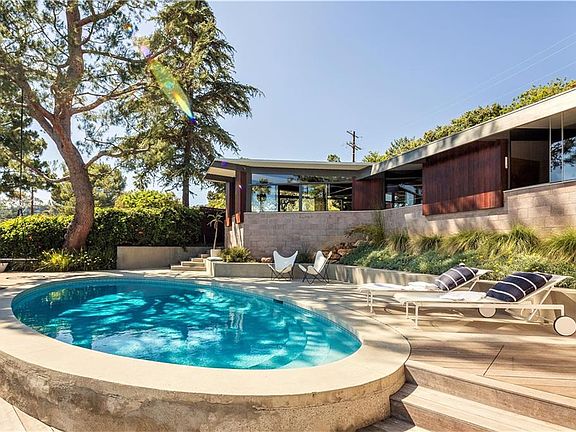 4th image of 12436 Deerbrook Ln