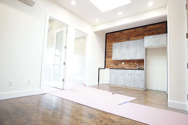 Rented by Lofts and Flats LLC | media 2