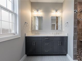 11 Arbor Xing, East Lyme, CT 06333