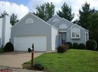 643 Cascade Lake Dr, Ballwin, MO 63021