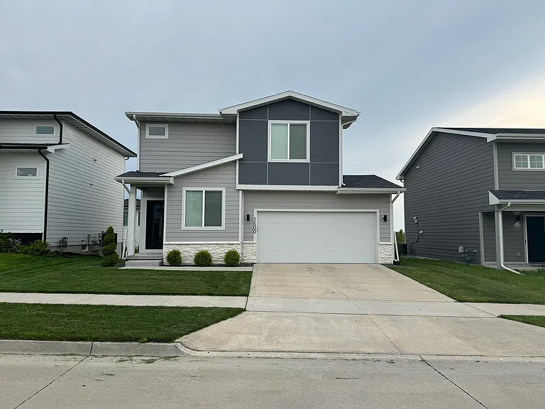 1500 NE Polk Dr — Photo 1