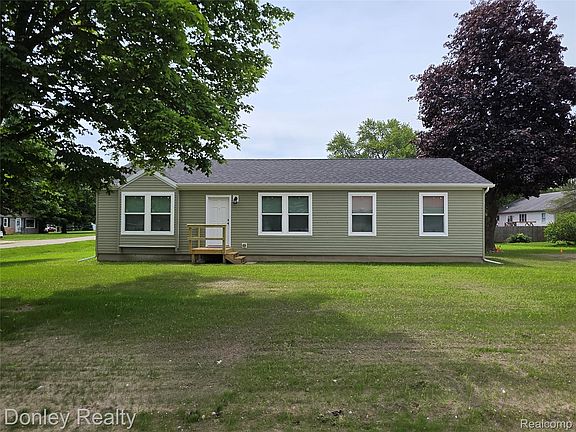 2nd image of 20 Hillview