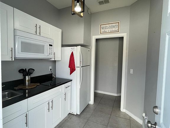 5th image of 2706 Eagle Cliff Dr