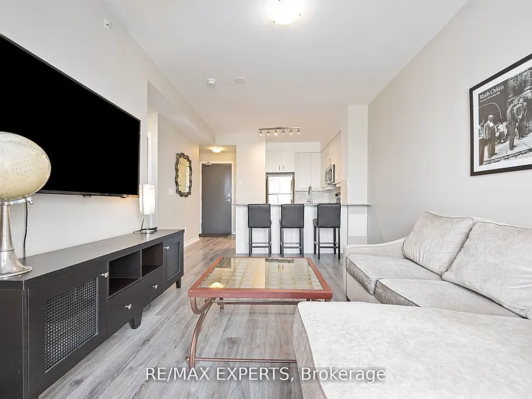 11611 Yonge St #227 — Photo 8